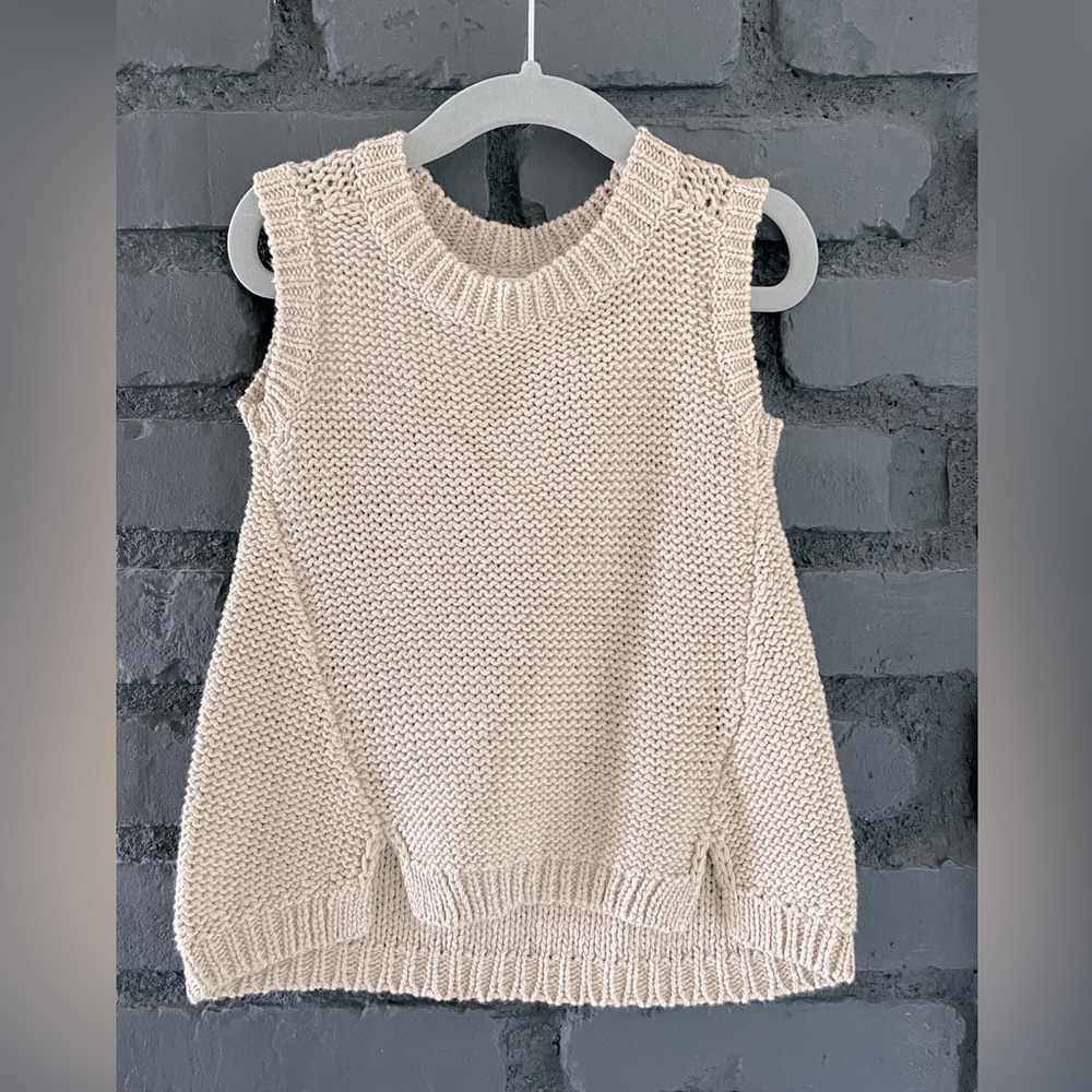 Old Navy knit sweater vest kids size 2t